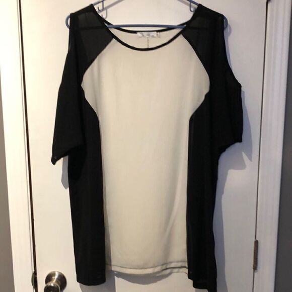 Baciano 2-tone open shoulder blouse - Picture 1 of 5